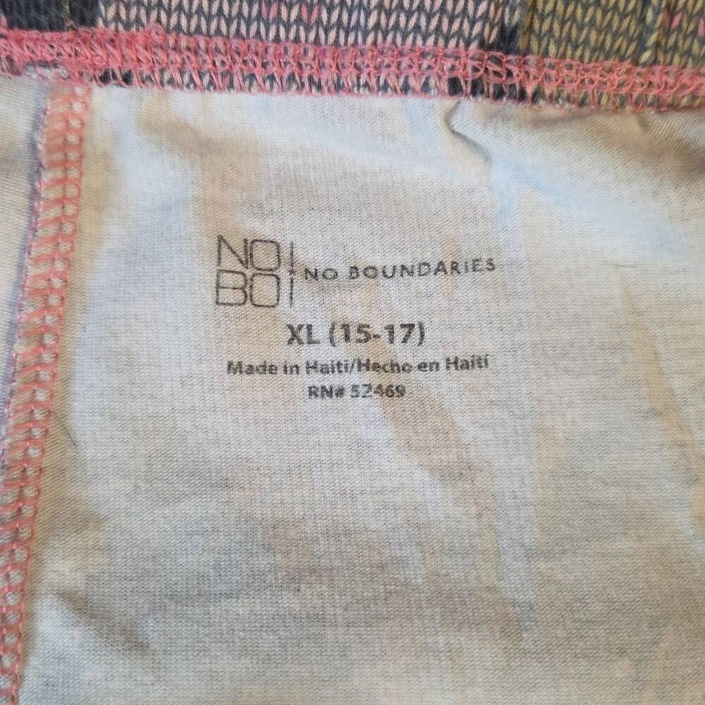 No Boundaries Purple/Gray  Plaid Leggings Pants‎ - Picture 4 of 7